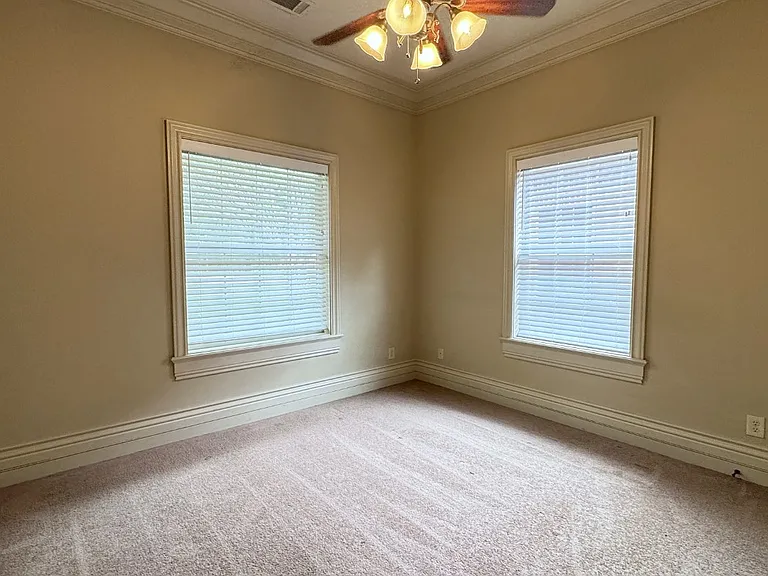 1604 N McGuire Ave #2 — Photo 11