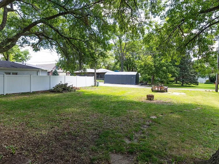 7221 Lexington Ave — Photo 35