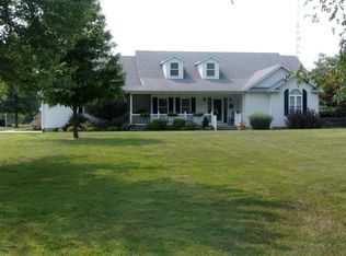 4662 Cj Heck Rd, Salem, IL 62881