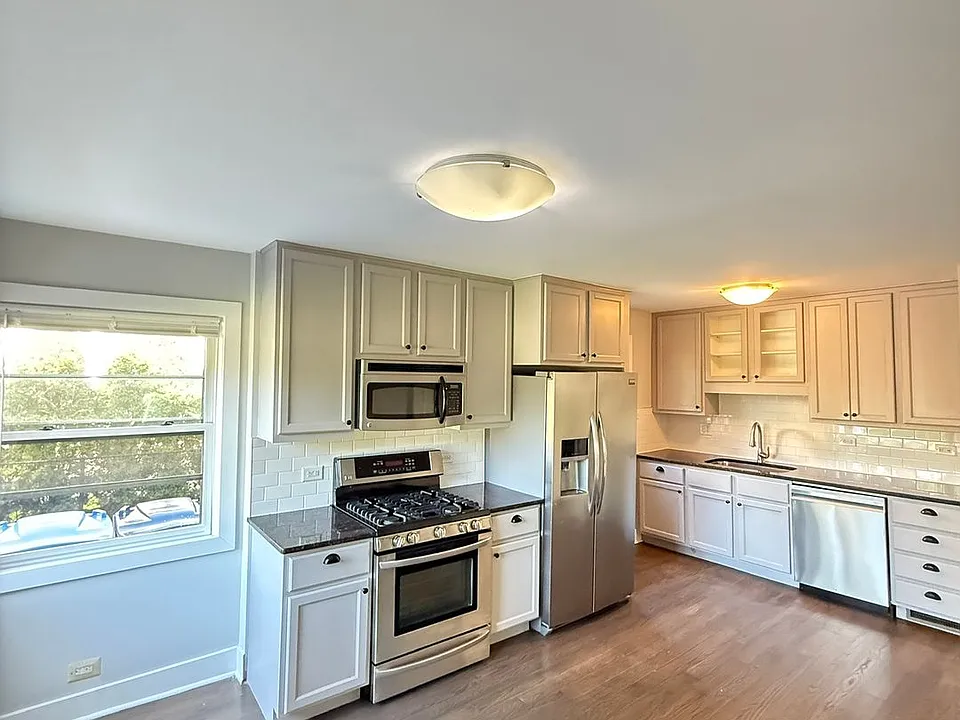 4240-44 Gilbert