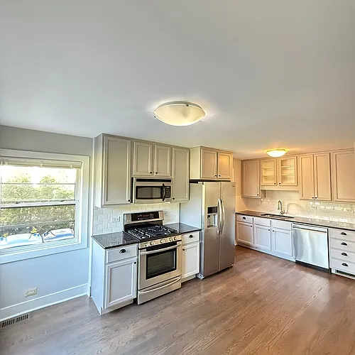 4240-44 Gilbert Photo 1