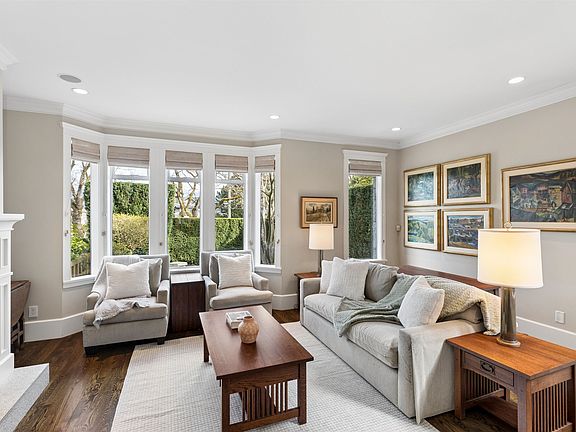 4th image of 2518 Point Grey Rd