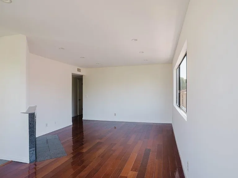 1134 Campbell St #307 — Photo 11