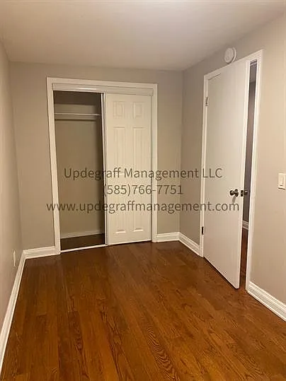 521 Oxford St — Photo 19