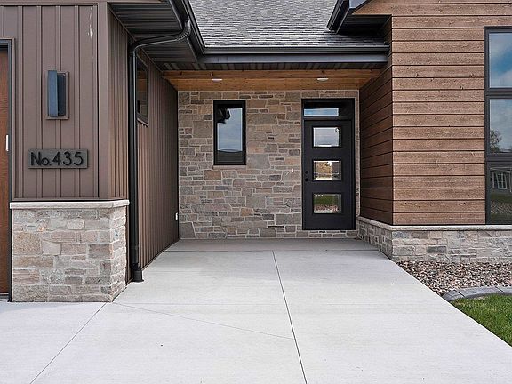 2nd image of 435 Riverview Ridge Pl