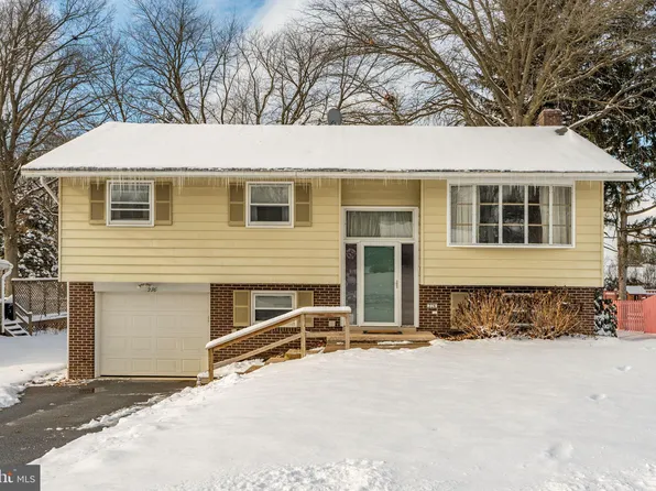 276 Longfellow Dr, Lancaster, PA 17602