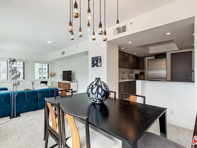 10520 Wilshire Blvd #1207 — Photo 16