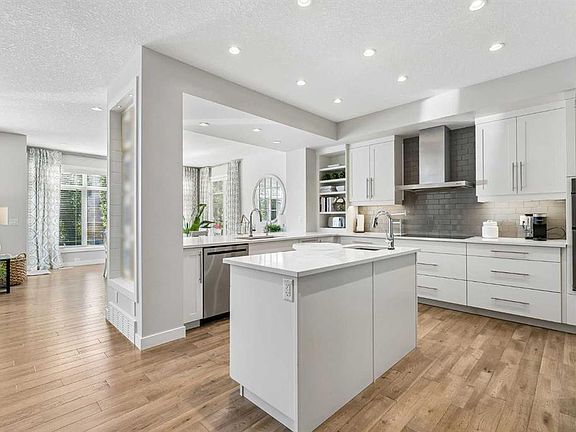 4th image of 116 N Masters Ct SE