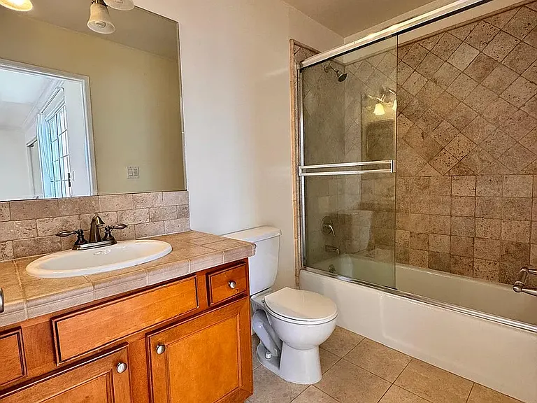 11812 Gorham Ave #Penthouse 1 — Photo 14