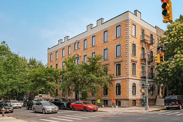 Rented by Space Link Realty | media 10