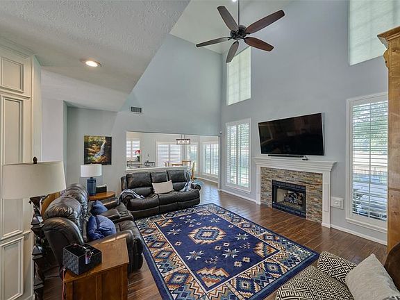 5th image of 208 Springs Edge Dr