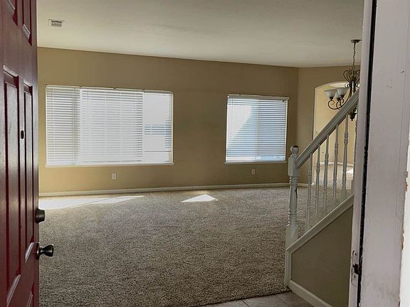 4th image of 330 Bombay Cir