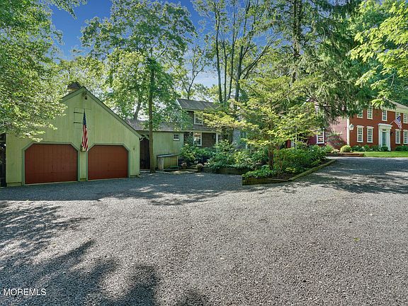 3rd image of 946 Navesink River Road