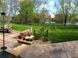 4332 W Grace Ave, Mequon, WI 53092