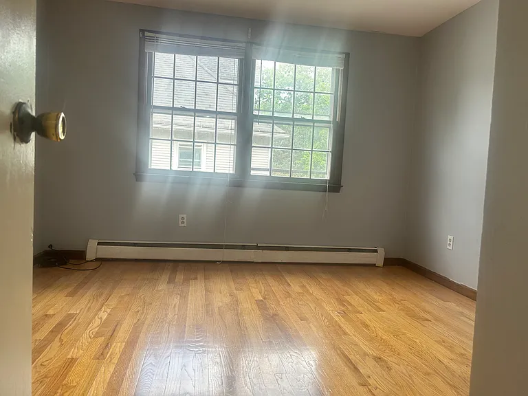 204 School St — Photo 18