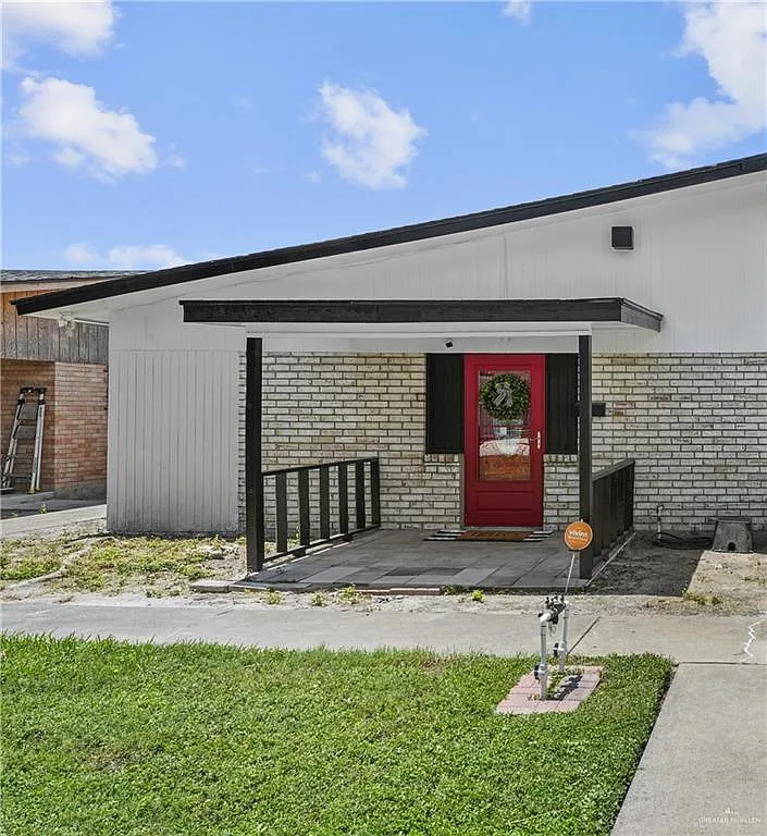 2 bed, 2.0 bath, 1065 sqft, $1,150 — Photo 1
