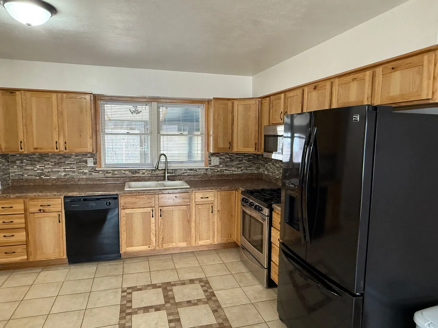 2 bedroom, 1 bath Home for Rent — Photo 4