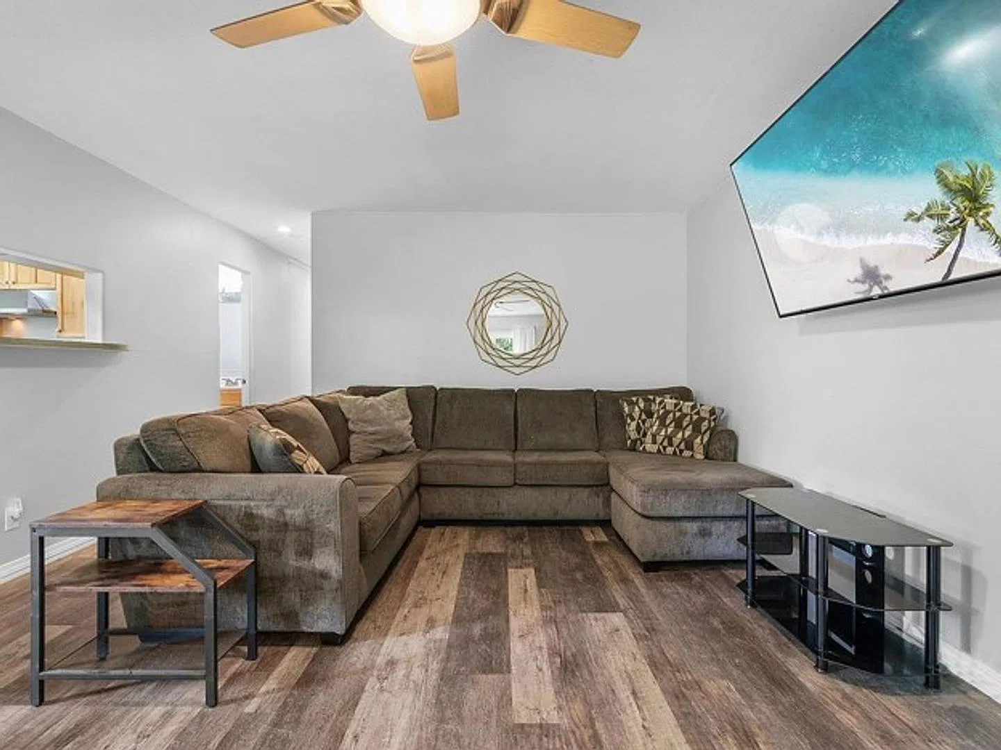 Furnished 3-Bedroom, 2-Bath Home in Hawaiian Beaches | Pets Welcome | $2,200/Month — Photo 3
