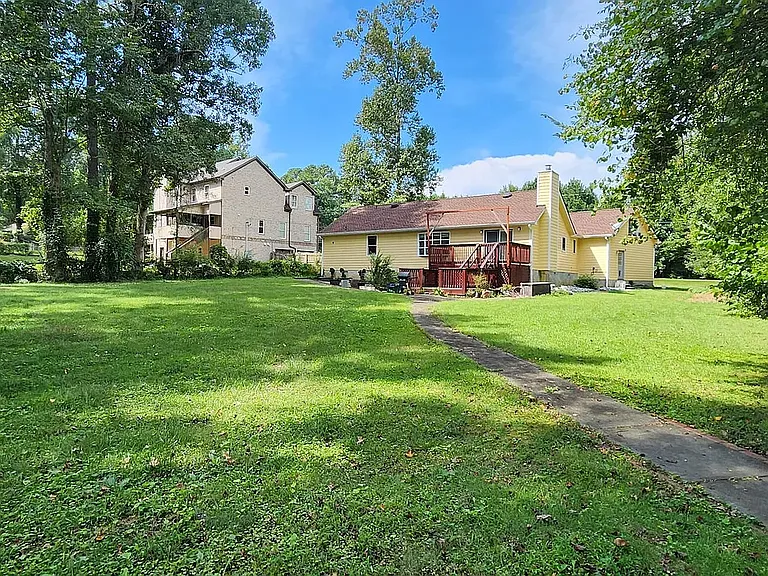 6108 Williams Rd — Photo 10