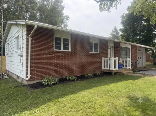 604 Cherokee Dr, Fremont, MI 49412