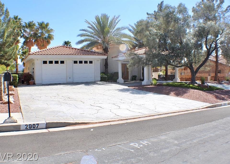 1st image of 2907 La Mesa Dr