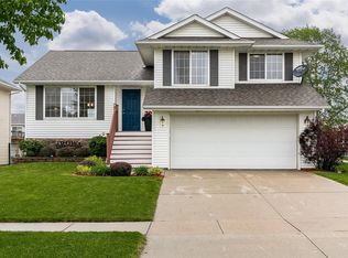 910 Augusta Cir, North Liberty, IA 52317