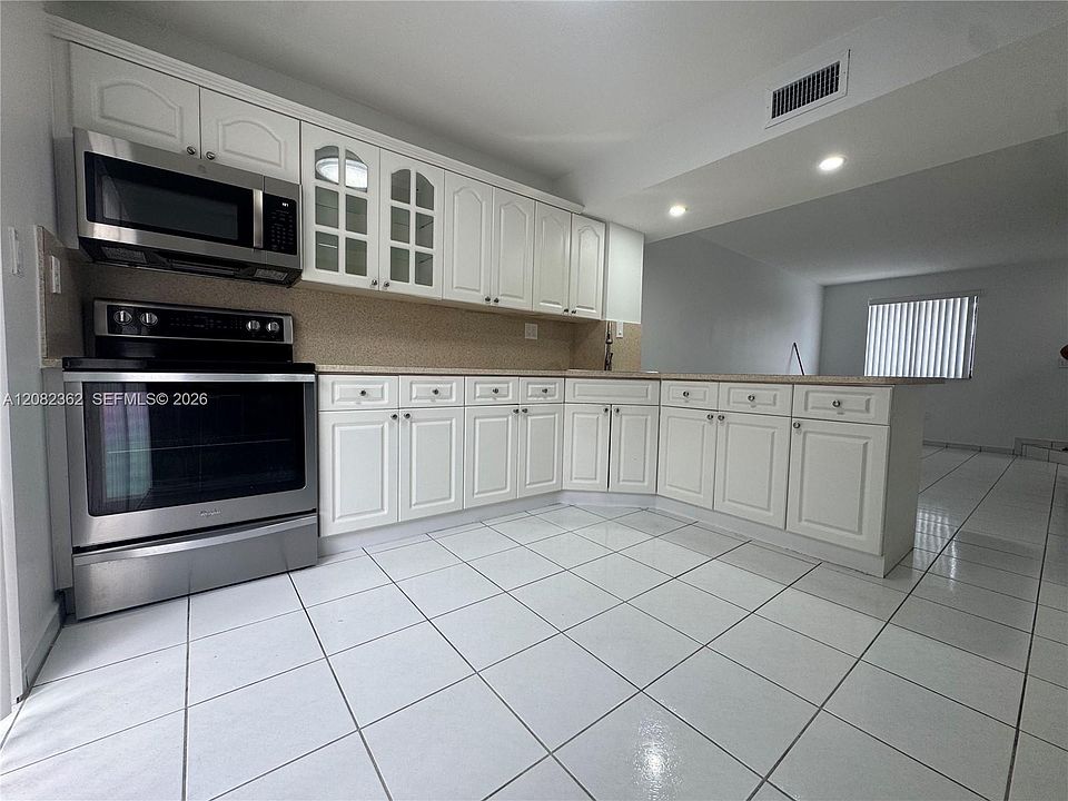1st image of 1907 SW 107th Ave APT 807