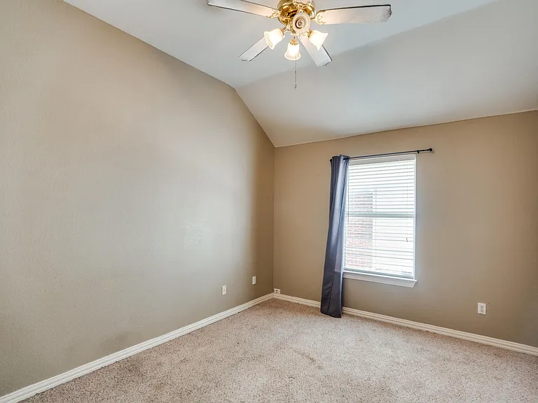 4529 Burnhill Dr — Photo 10