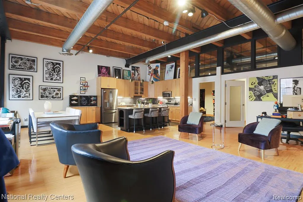 2 bed, 2.5 bath, 2094 sqft, $3,500 — Photo 1