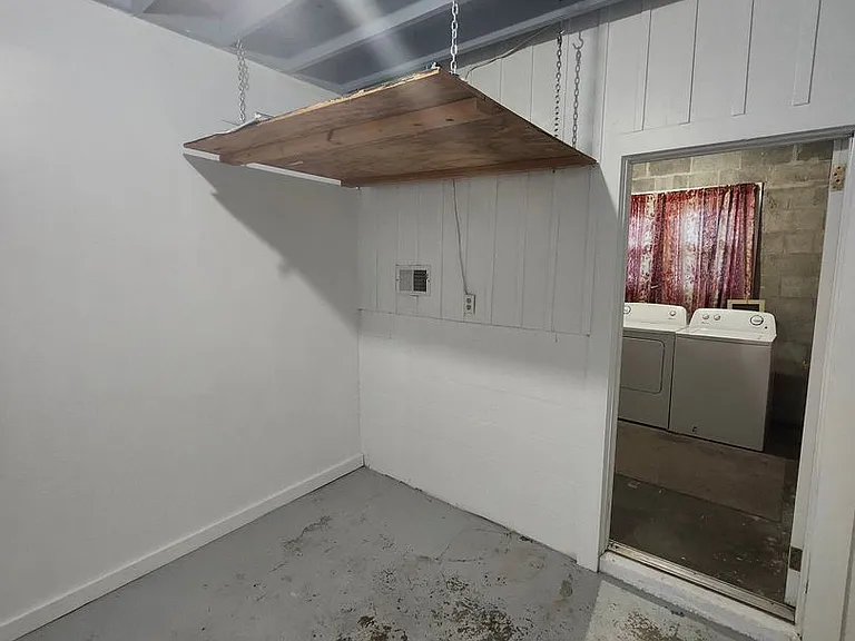 301 Gaile Ave — Photo 24