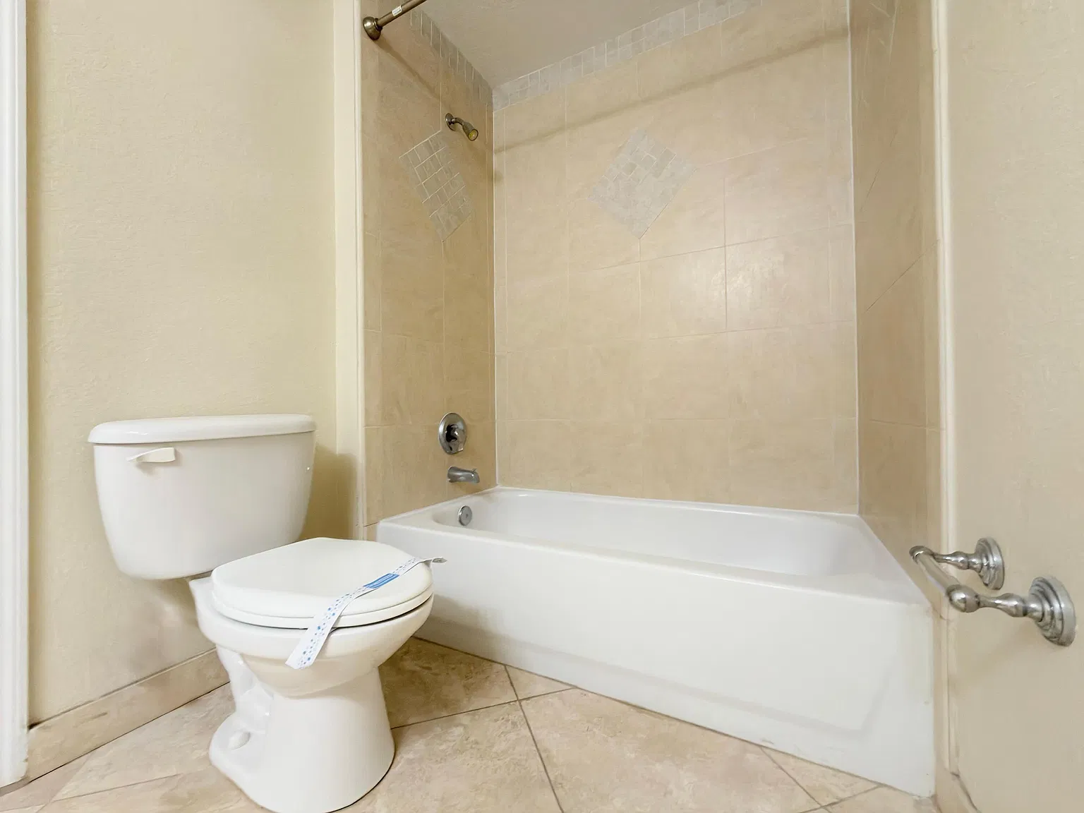2 bed, 2.0 bath, 1057 sqft, $2,750 — Photo 4