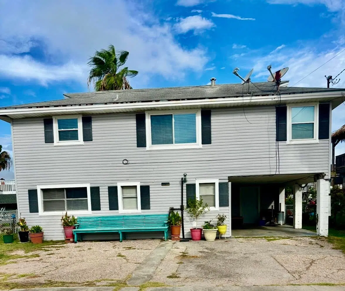 2 bed, 1.5 bath, 912 sqft, $1,700 — Photo 1