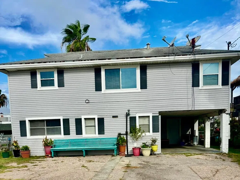 450 Pompano St