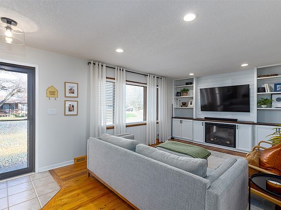 3rd image of 321 NE 8th St