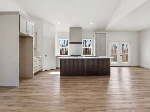 3 Houghton Ln, Bella Vista, AR 72714