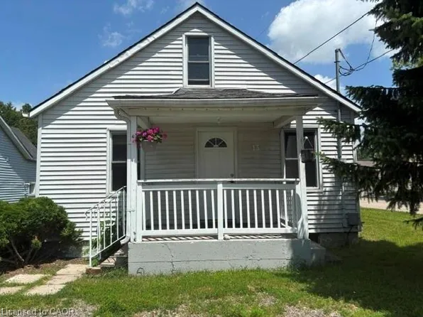 13 2nd Ave E, Norfolk County, ON N3Y 2N8