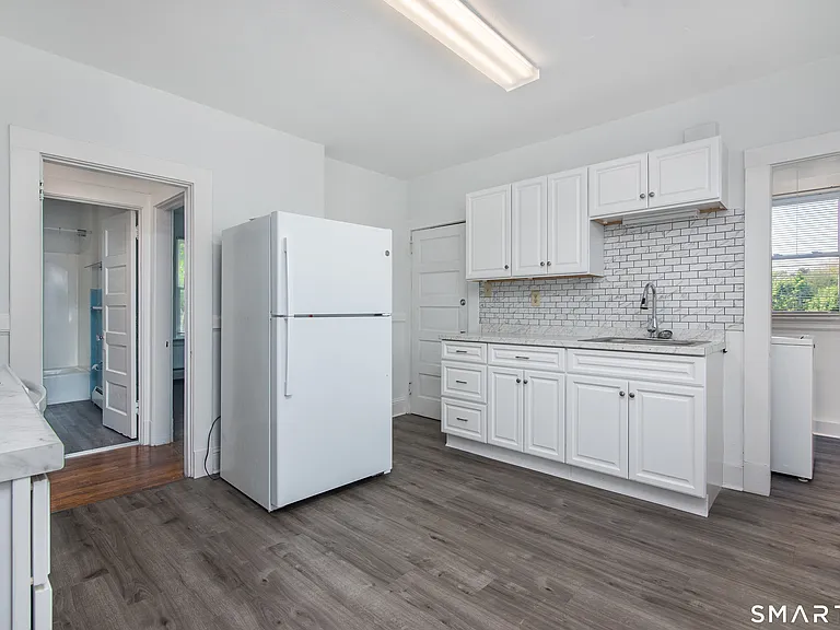 333 E Center St — Photo 4