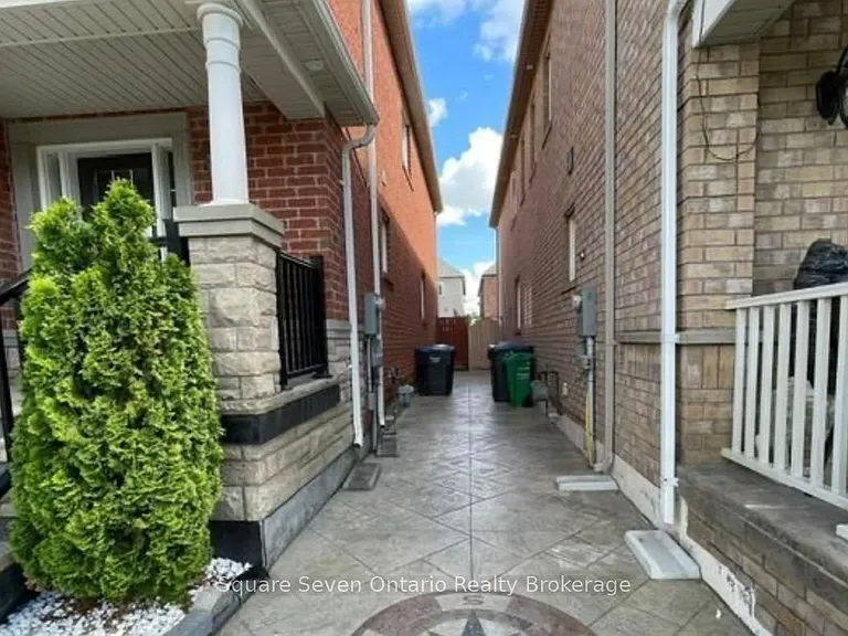16 Napoleon Cres #LOWER LEVEL — Photo 2