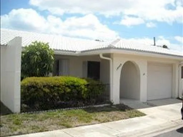 10449 Larchmont Pl, Pinellas Park, FL 33782