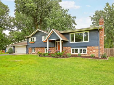 193 Ridgeview Dr, Wayzata, MN, 55391