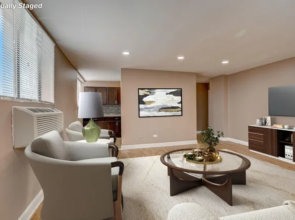 THE BRONZEVILLE VINCENNES