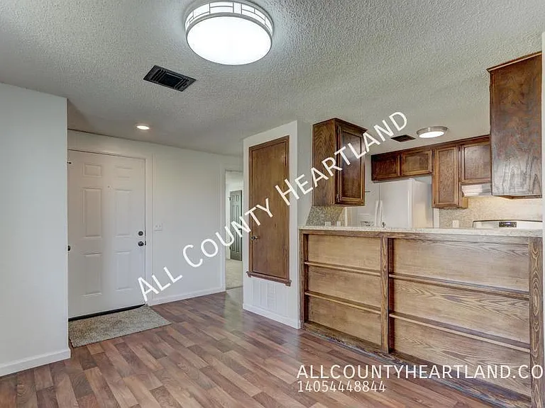 2121 Meench Dr — Photo 7
