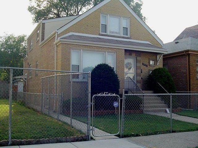 1st image of 4554 S Sacramento Ave
