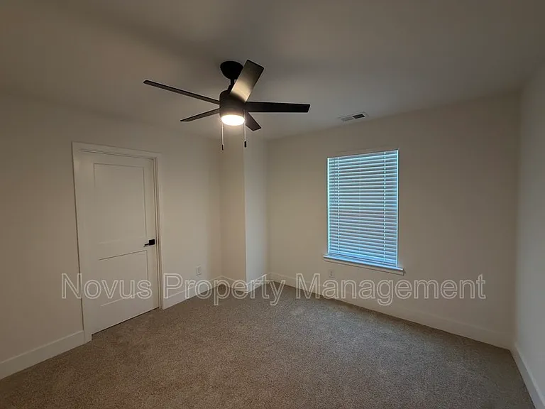 213 Laney Dr — Photo 33