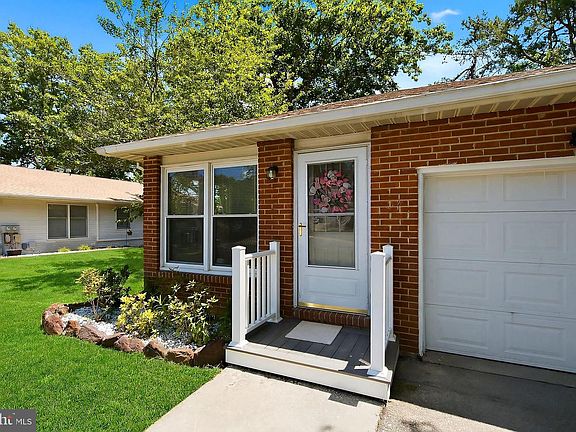 4th image of 37 Sycamore Rd