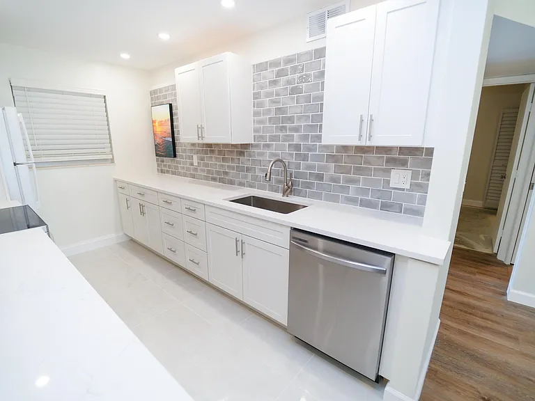 2660 SW 22nd Ave #1203 — Photo 6