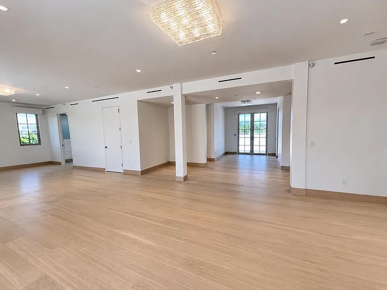 247 Worth Ave #PENTHOUSE — Photo 17