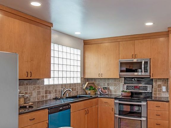 5th image of 5006 Palmetto Ave