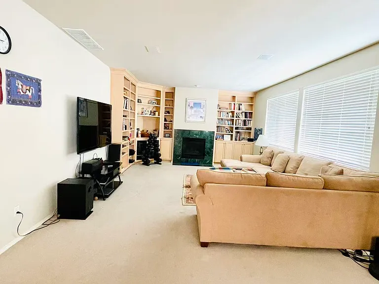 17205 NE 26th Ct — Photo 7