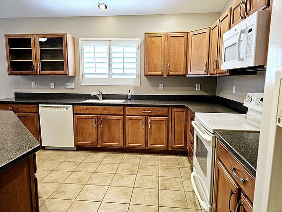 3rd image of 11063 W Coppertail Dr